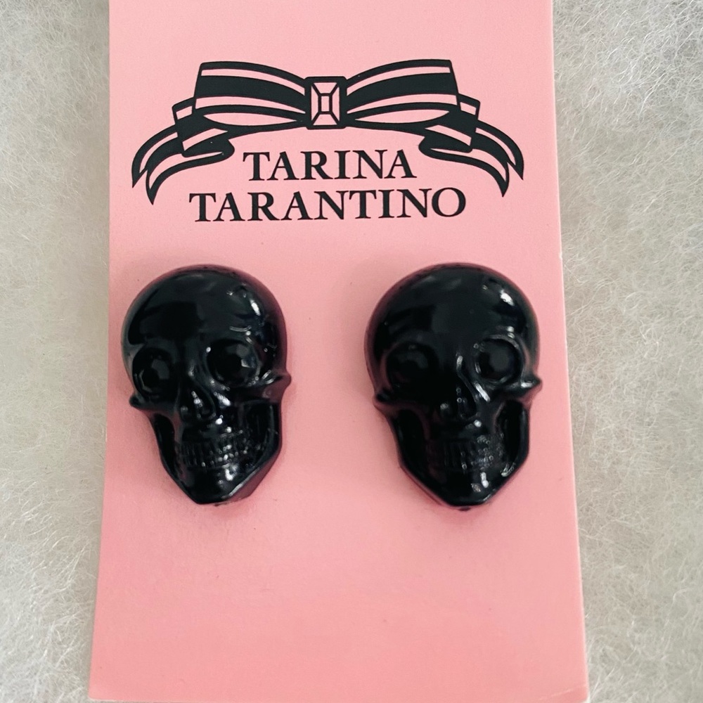 Skull earrings with Swarovski Crystals